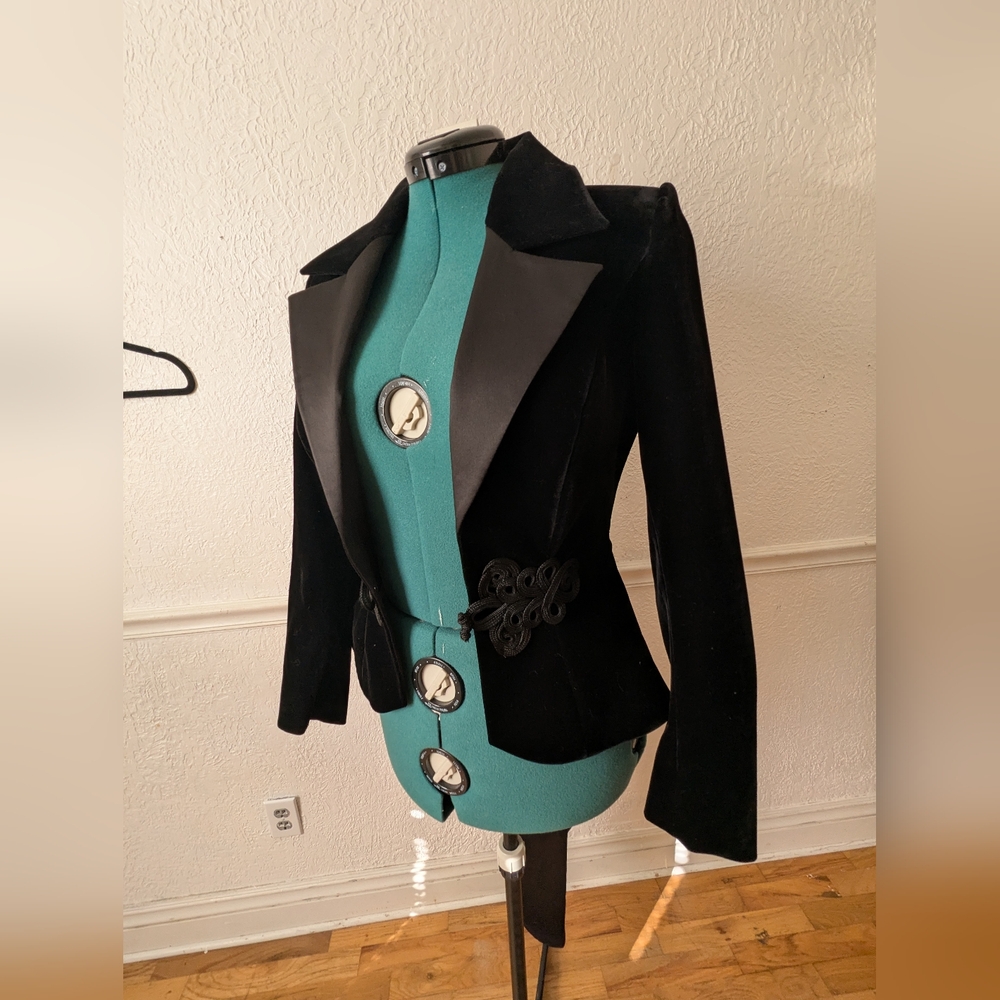 Laura Galic Velvet Conductor Blazer for Women Size 6